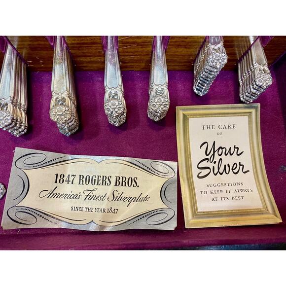 1847 Rogers Bros Silver Plate ETERNALLY YOURS Silverware Set 82 Pieces w Case - Picture 4 of 14